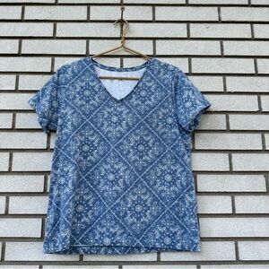 LL Bean Signature Blue White Bandana Print Cotton V-Neck Tee Shirt Top Medium